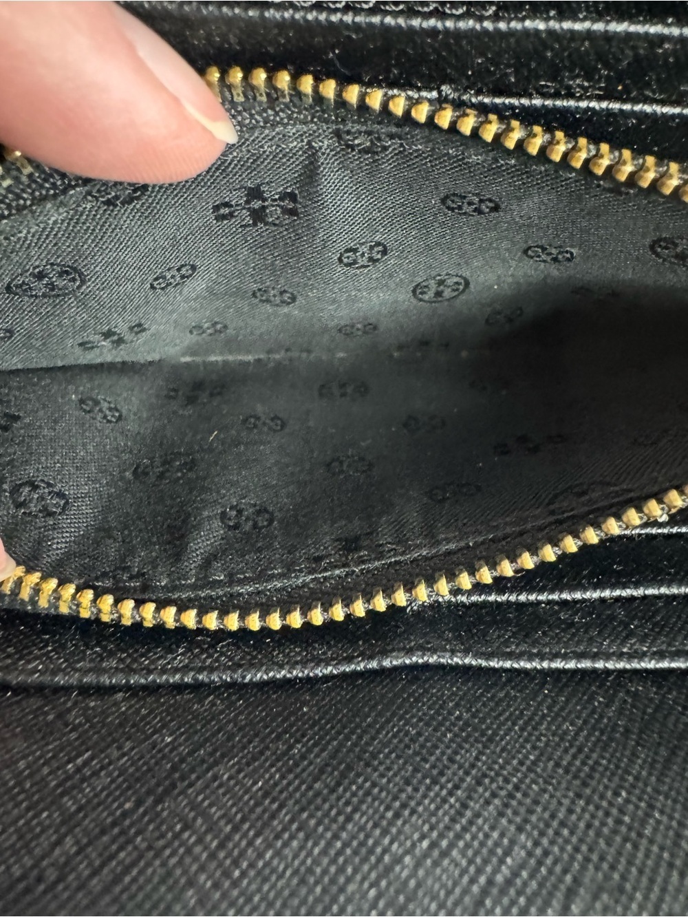 #303 Tory Burch Emerson Zip Around Long Wallet Black Saffiano Leather - Picture 9 of 14